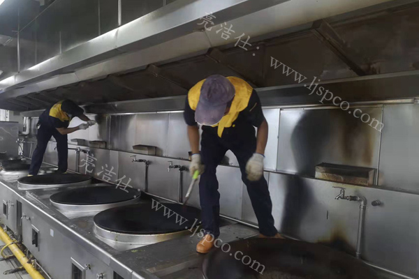 深圳油煙機(jī)清洗公司協(xié)助網(wǎng)紅餐廳清洗油煙機(jī)，通過(guò)消防部門檢查！ (圖1)