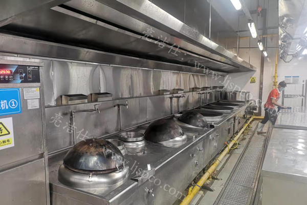 深圳光明食品工廠廚房油煙機清洗找到亮潔仕(圖1)